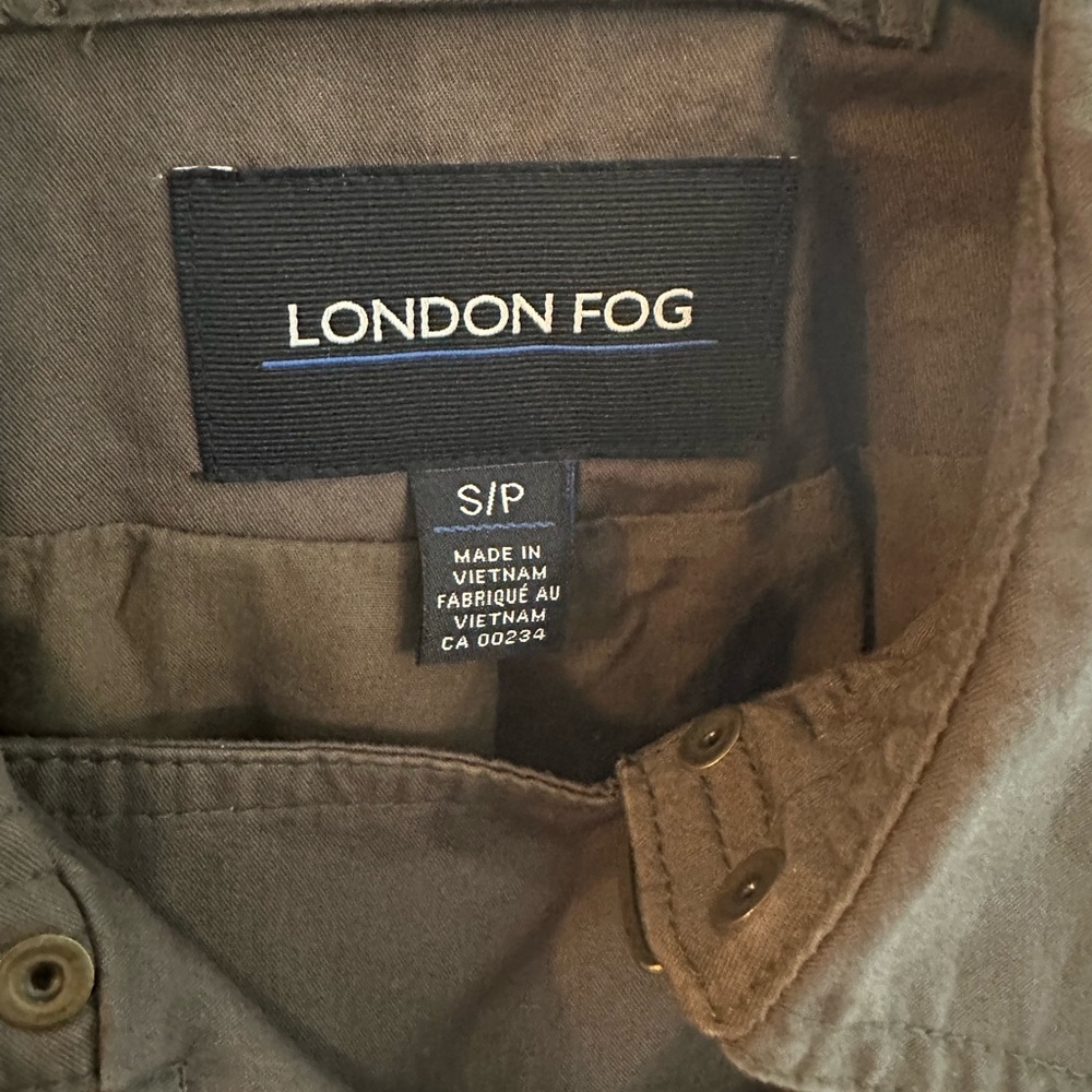 London Fog Trench Coat - belt included - Picture 3 of 5